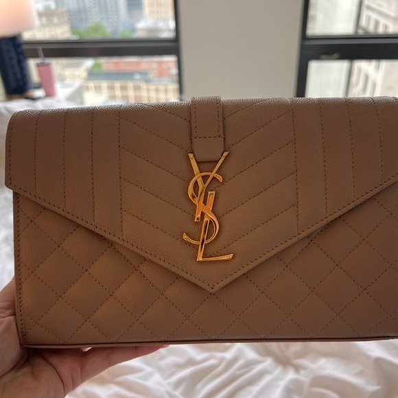 ENVELOPE CHAIN WALLET IN MIX MATELASSÉ GRAIN DE POUDRE EMBOSSED LEATHER - Picture 5 of 12